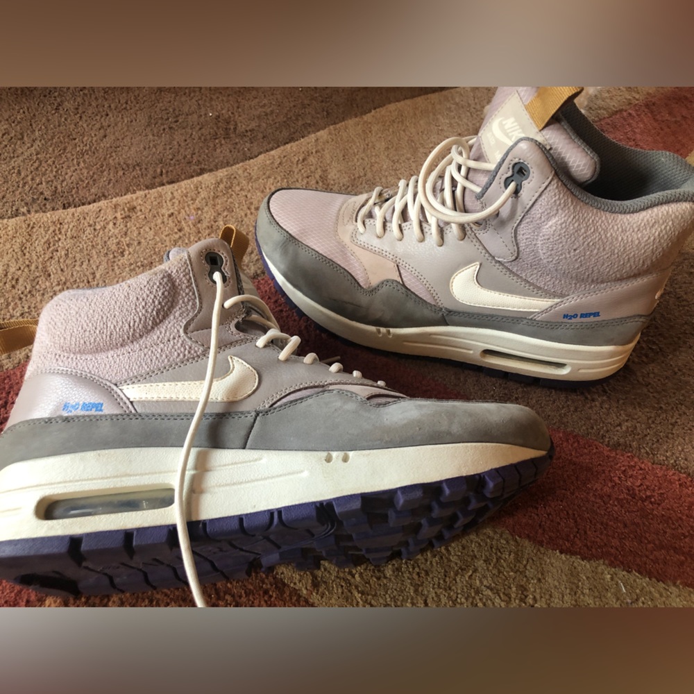 Nike Women's Air Max 1 Mid Sneakerboot Suede 685267-200 Size 8.5